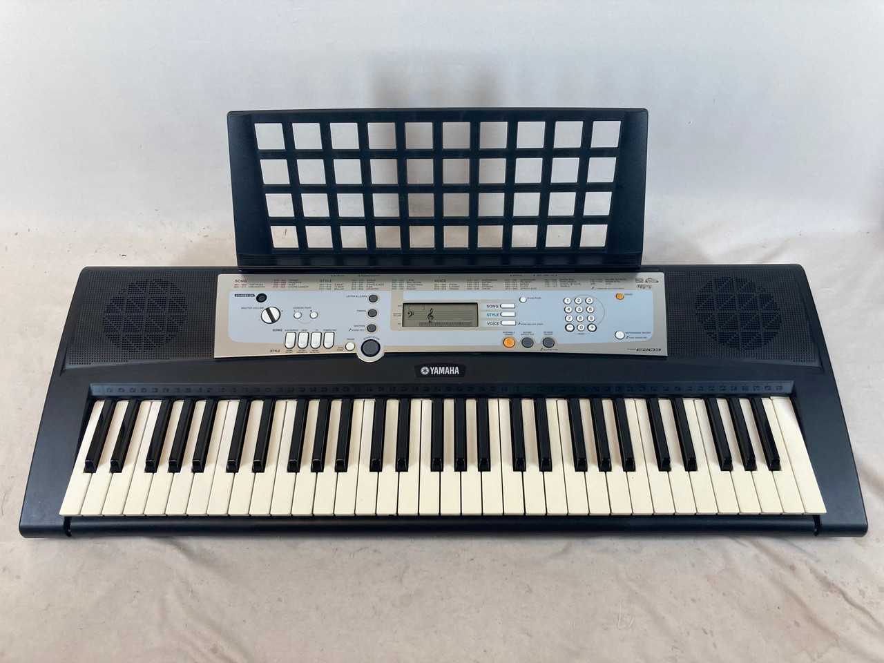 Used Yamaha PSR-E203 Keyboard 61-Key