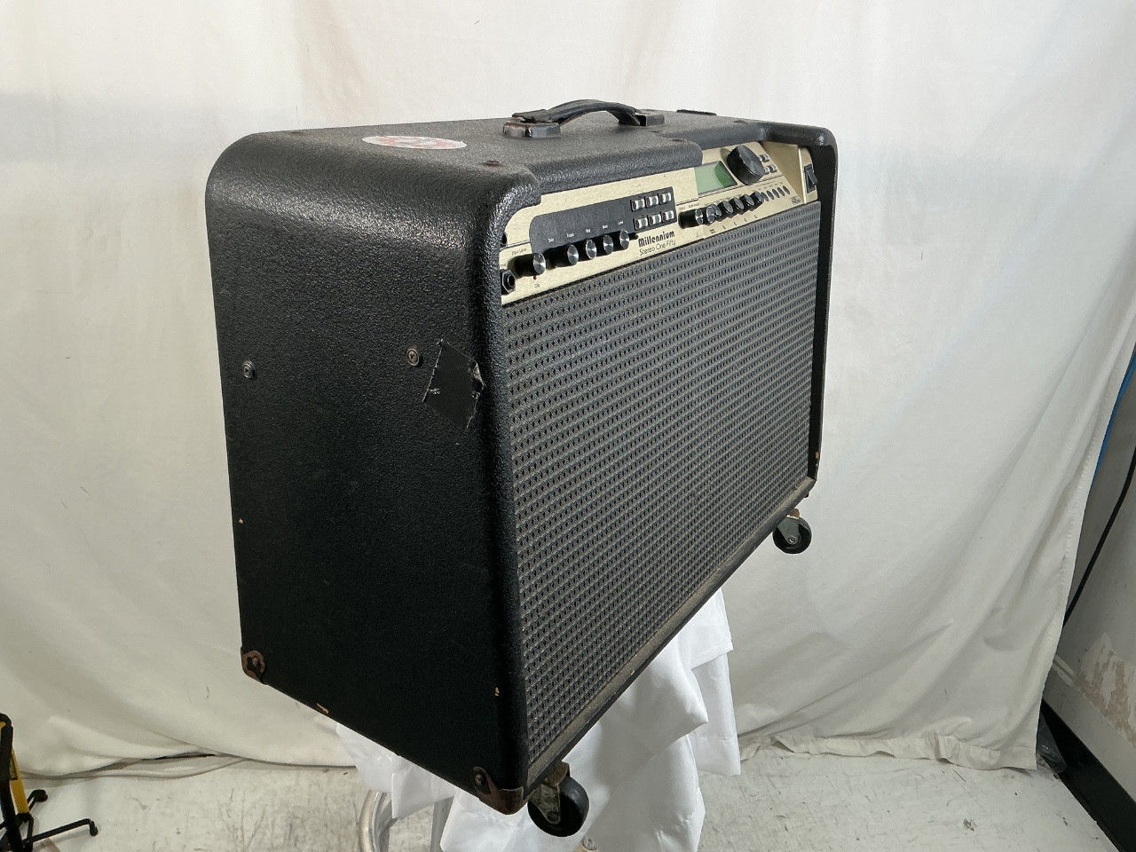 Used Johnson Millennium STEREO 150 W/COOLER 2 x 12 Solid State