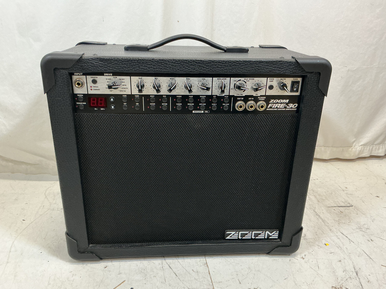 ZOOM　FIRE−30　モデリングギターアンプ ZOOM FIRE-30 モデリングギターアンプ - メルカリ
