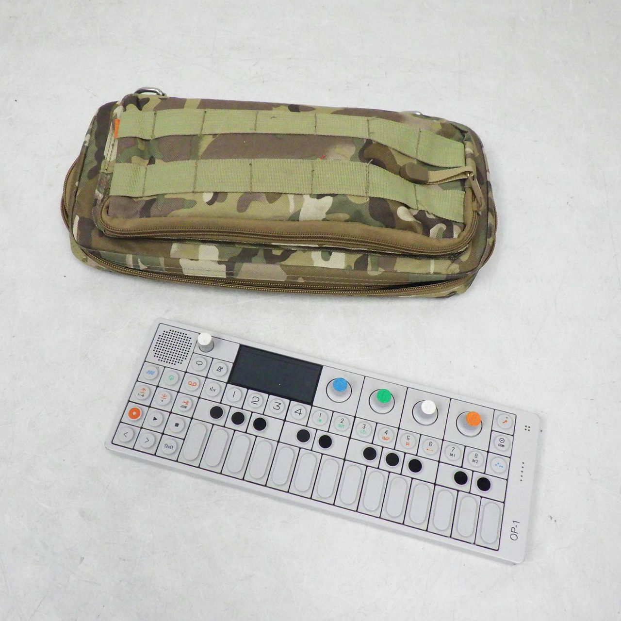Used Teenage Engineering OP 1 WITH BAG AND GOODIES 25-Key Used Teenage Engineering OP 1 WITH BAG AND GOODIES 25-Key