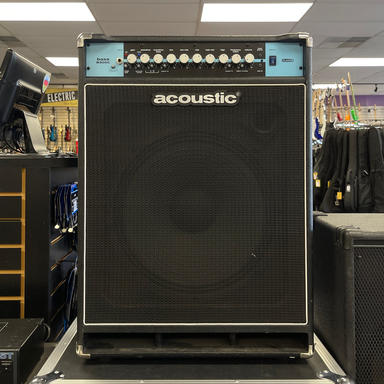引き取り限定acoustic B300C ベース用アンプ Used Acoustic B300C 1 x 15 Bass Combo Amplifier 1 x 15