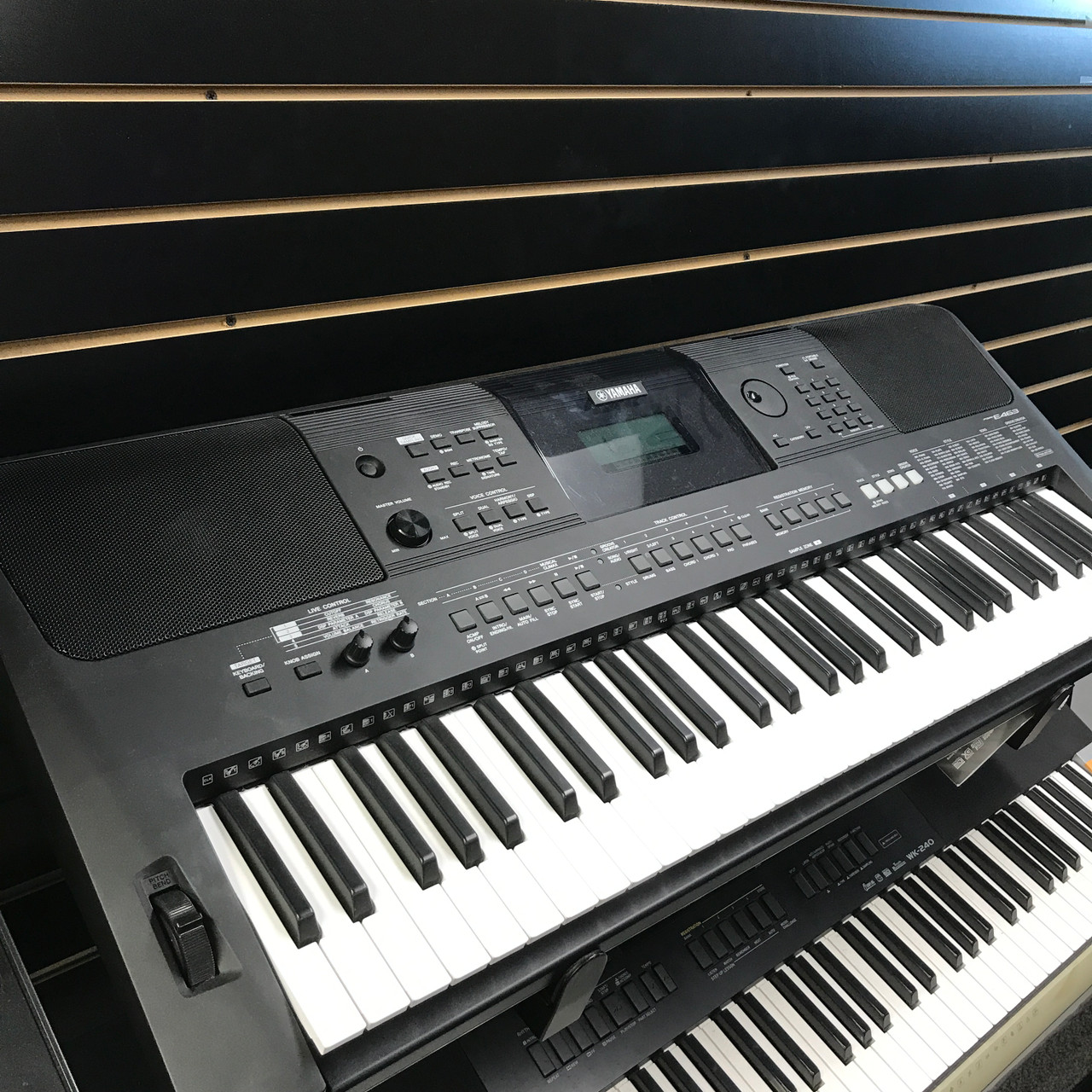 Used Yamaha PSR-E463 61-Key Keyboard 61-Key