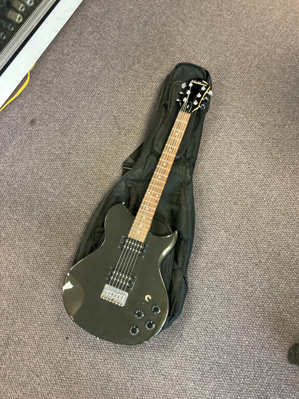 Used Washburn WI14 Electric Guitar Black 6-String