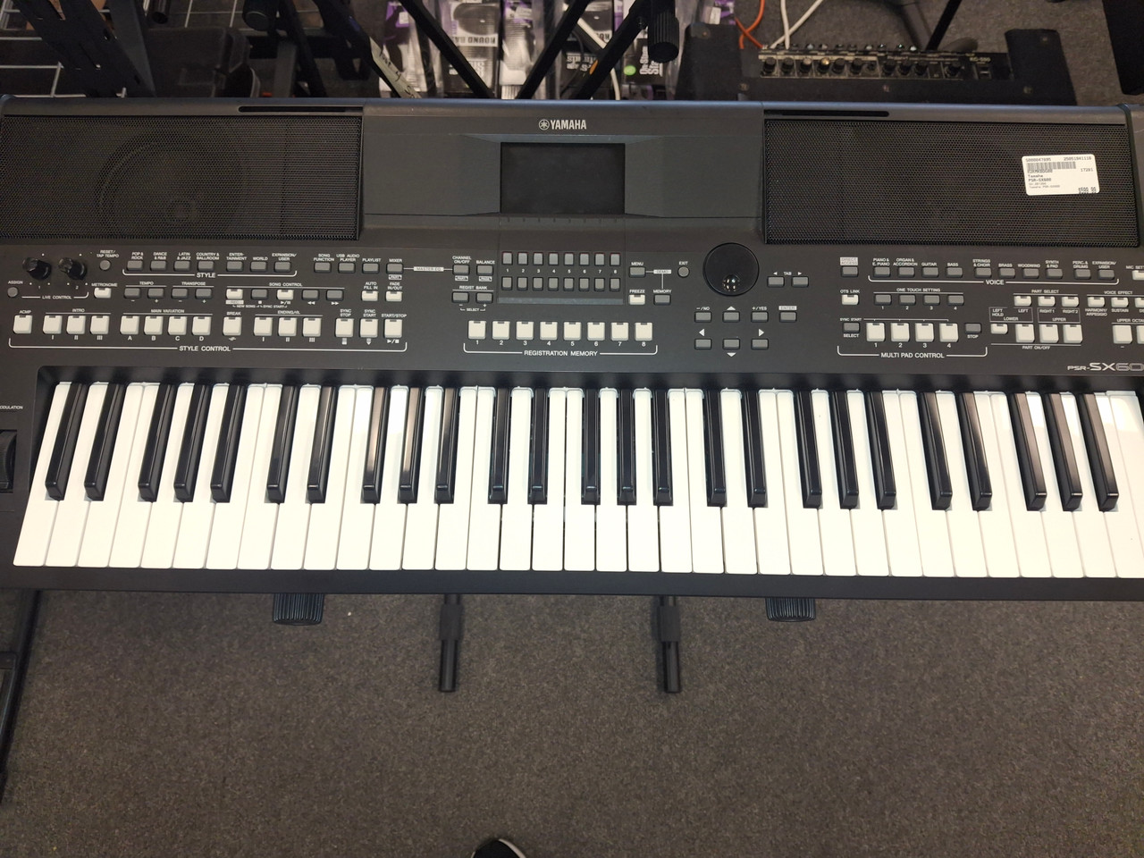 Used Yamaha PSR-SX600 61-Key Keyboard 61-Key