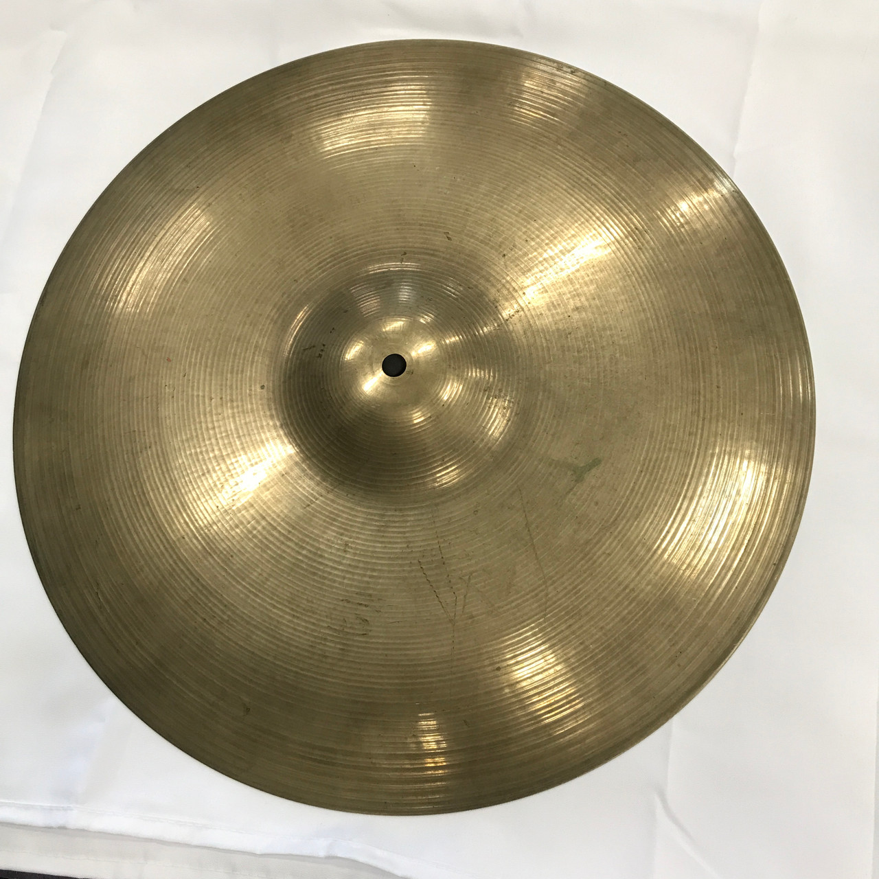 Used Zildjian VINTAGE AVEDIS 18 CRASH Crash Cymbal 18