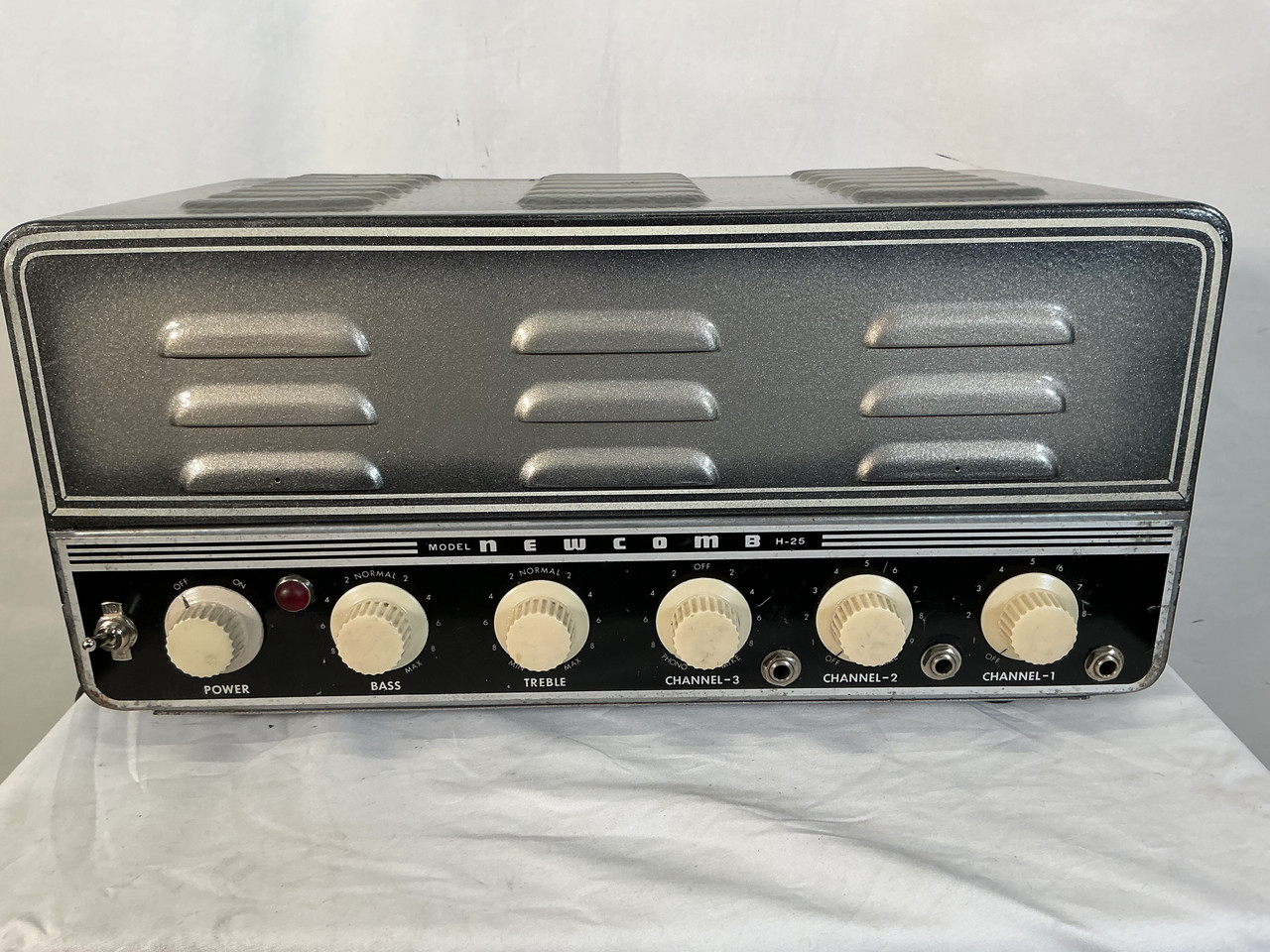 Used NEWCOMB VINTAGE H-25 AMPLIFIER Power Amplifier