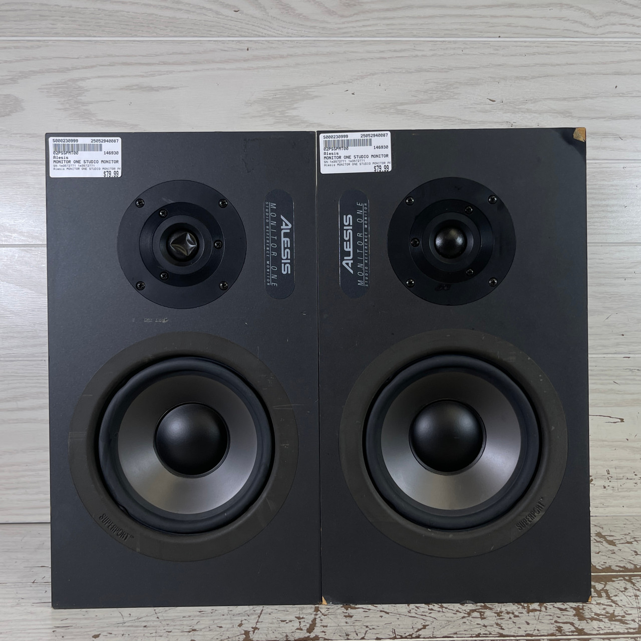 Used Alesis MONITOR ONE STUDIO MONITOR PAIR Passive Studio Monitor