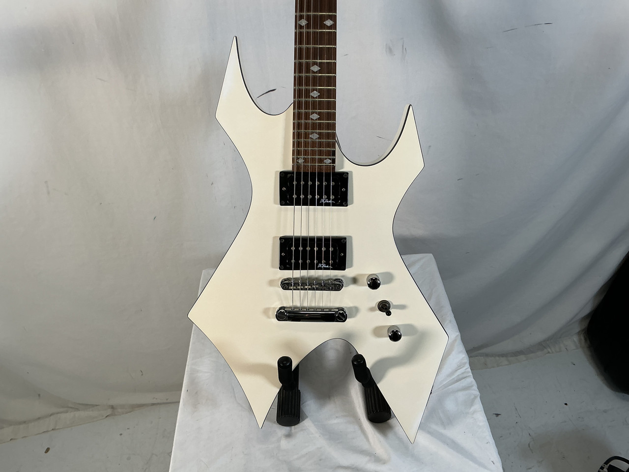 BC Rich ワーロック エレキギター 白 B.C.Rich warlock Special