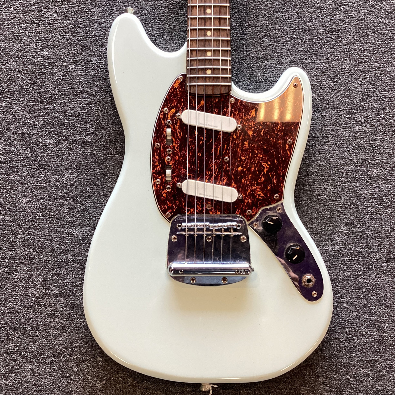 Squier Vintage Modified Mustang ローズウッド指板