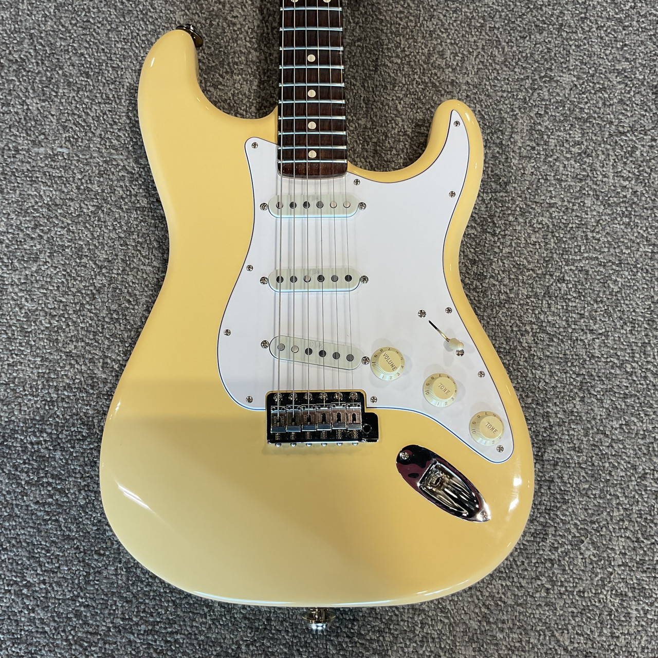 Used FENDER YNGWIE MALMSTEEN STRATOCASTER Electric Guitar