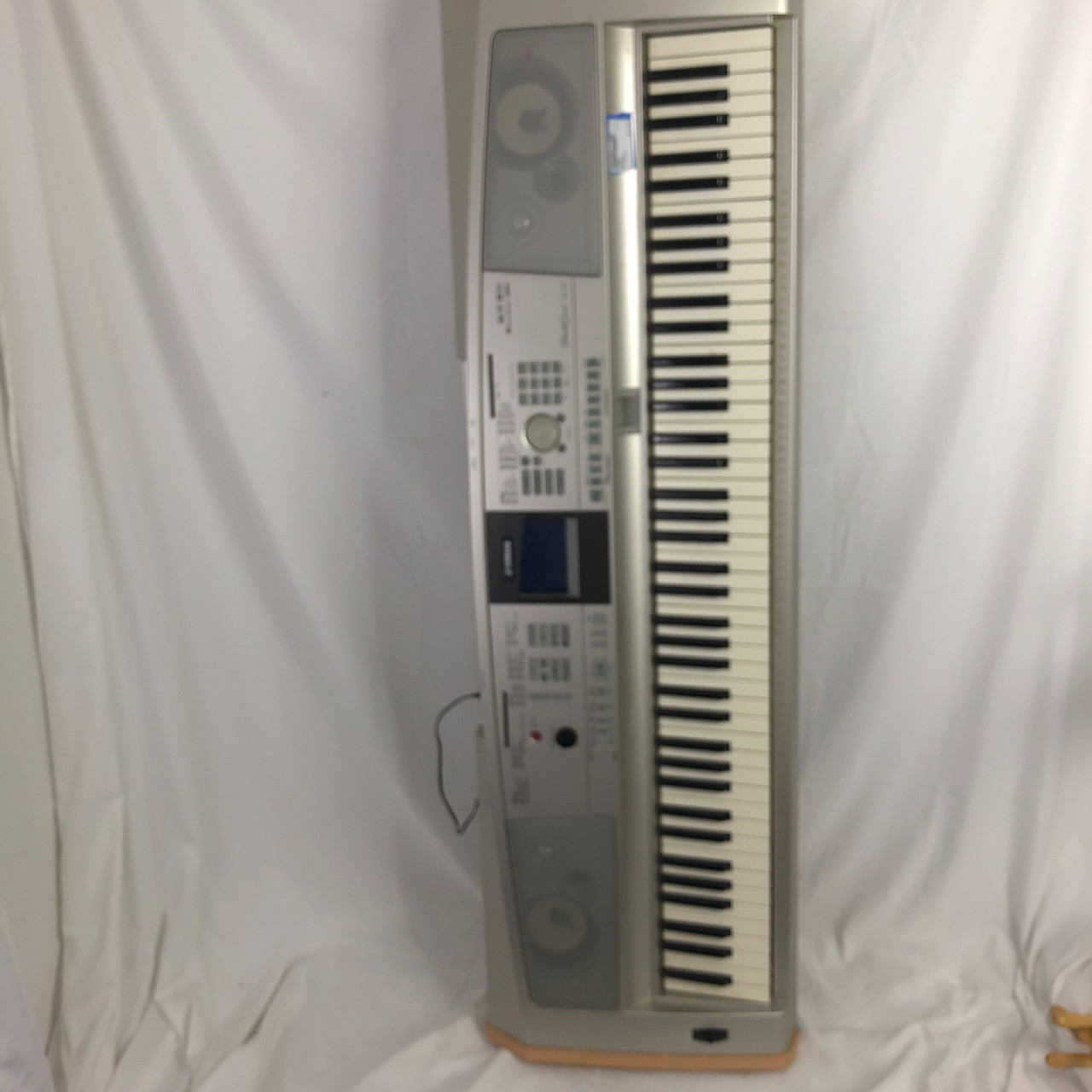 Used Yamaha DGX-505 88-Key Keyboard 88-key