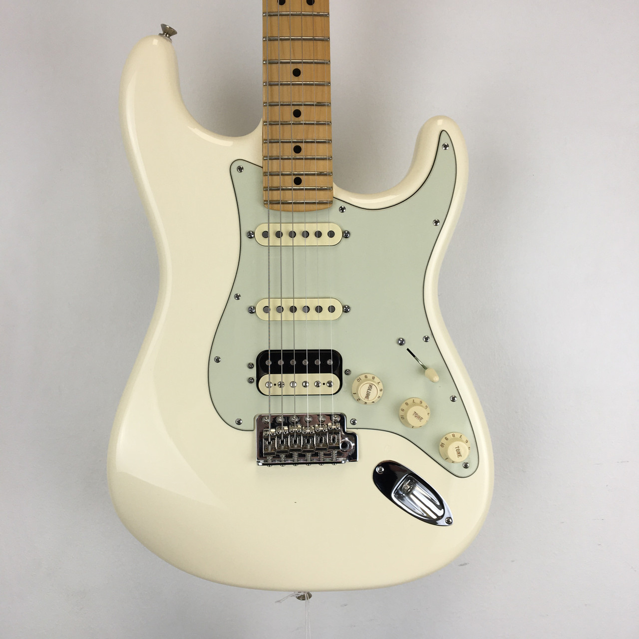 Used Fender GC USA PRO STRAT HSS S Type Electric Guitar White 6-String