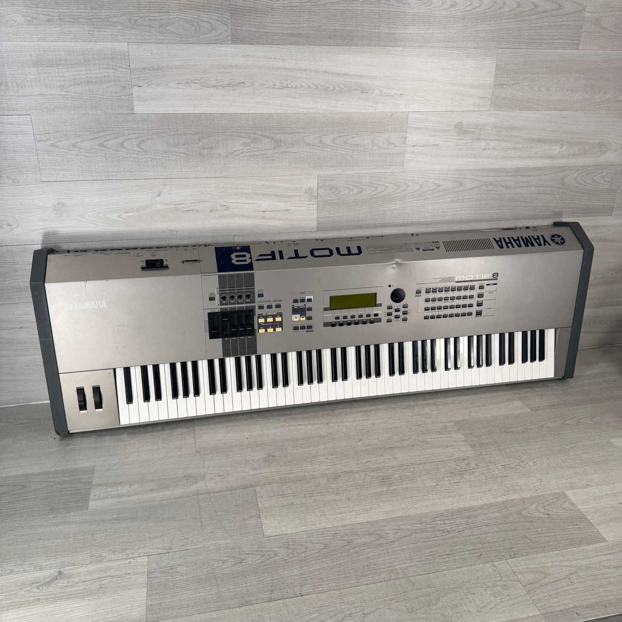 Used Yamaha Motif 8 - Sampling Synthesizer Workstation - 88-key Used Yamaha Motif 8 - Sampling Synthesizer Workstation - 88-key