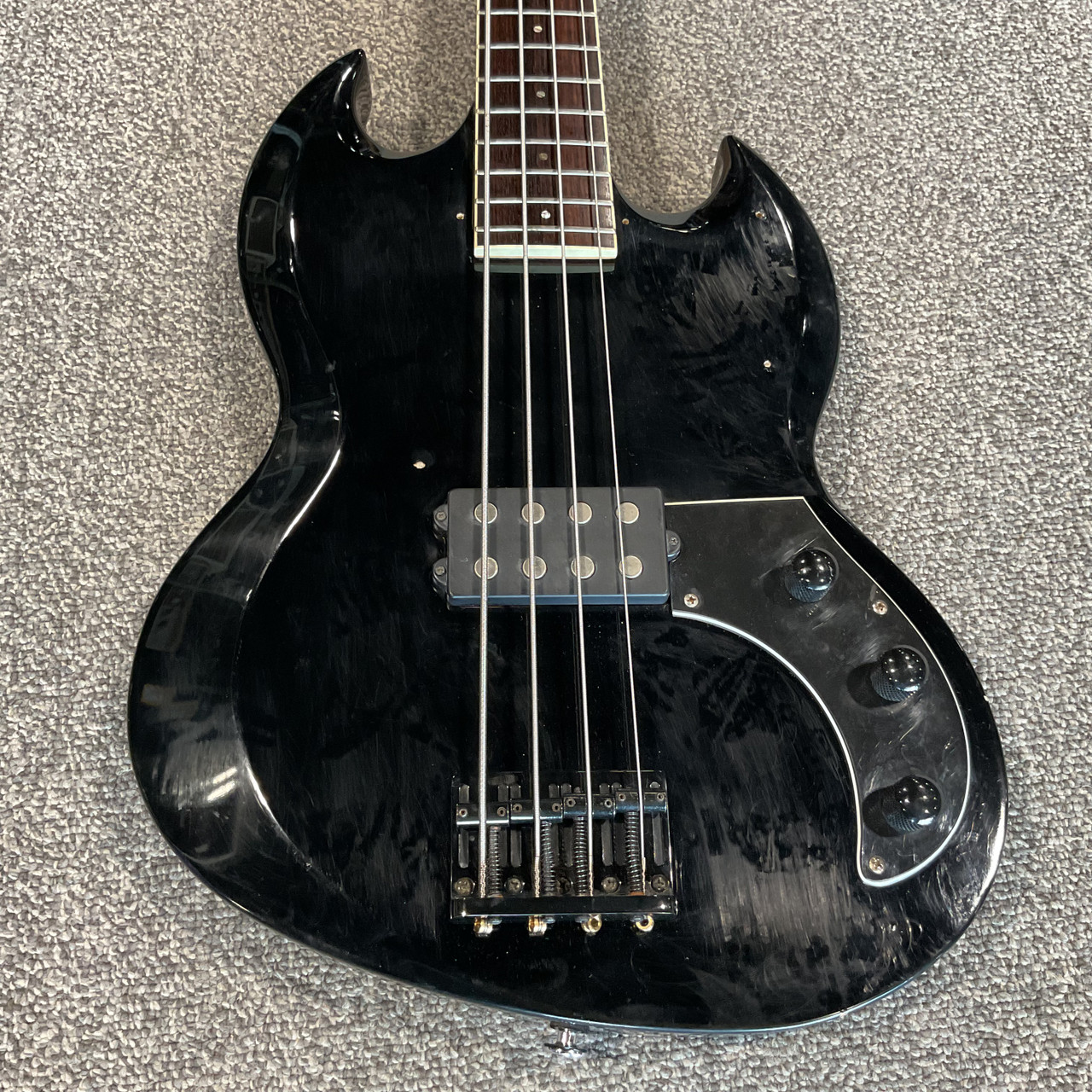 Used GRASSROOTS VIPER BASS