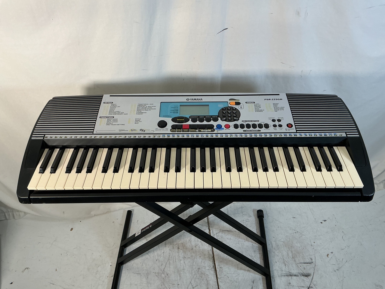 Used Yamaha PSR-225GM 61-Key Keyboard 61-Key