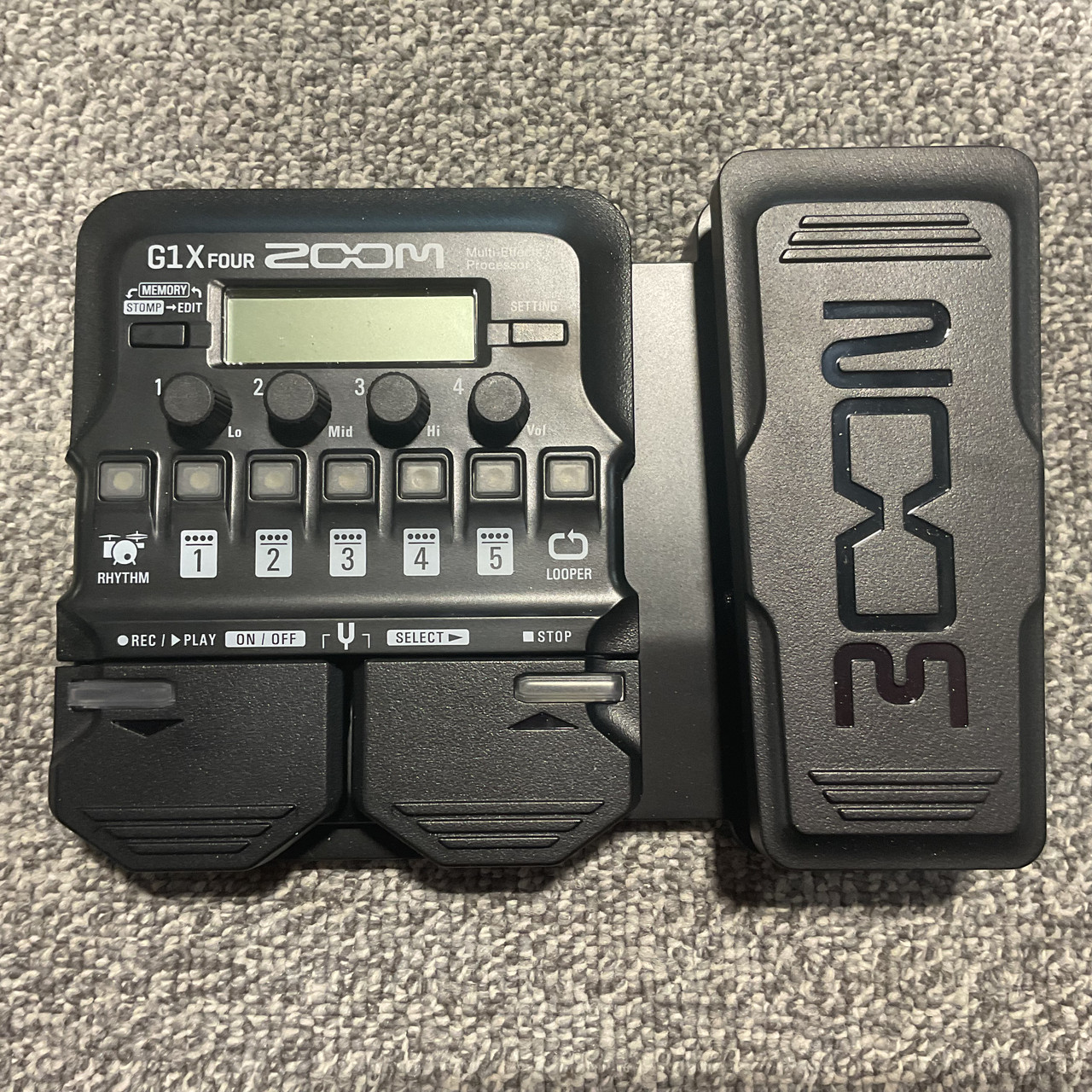 ギター ZOOM G1XFOUR Zoom G1X Four Guitar Effects Processor with Built-In ZG1XFOUR