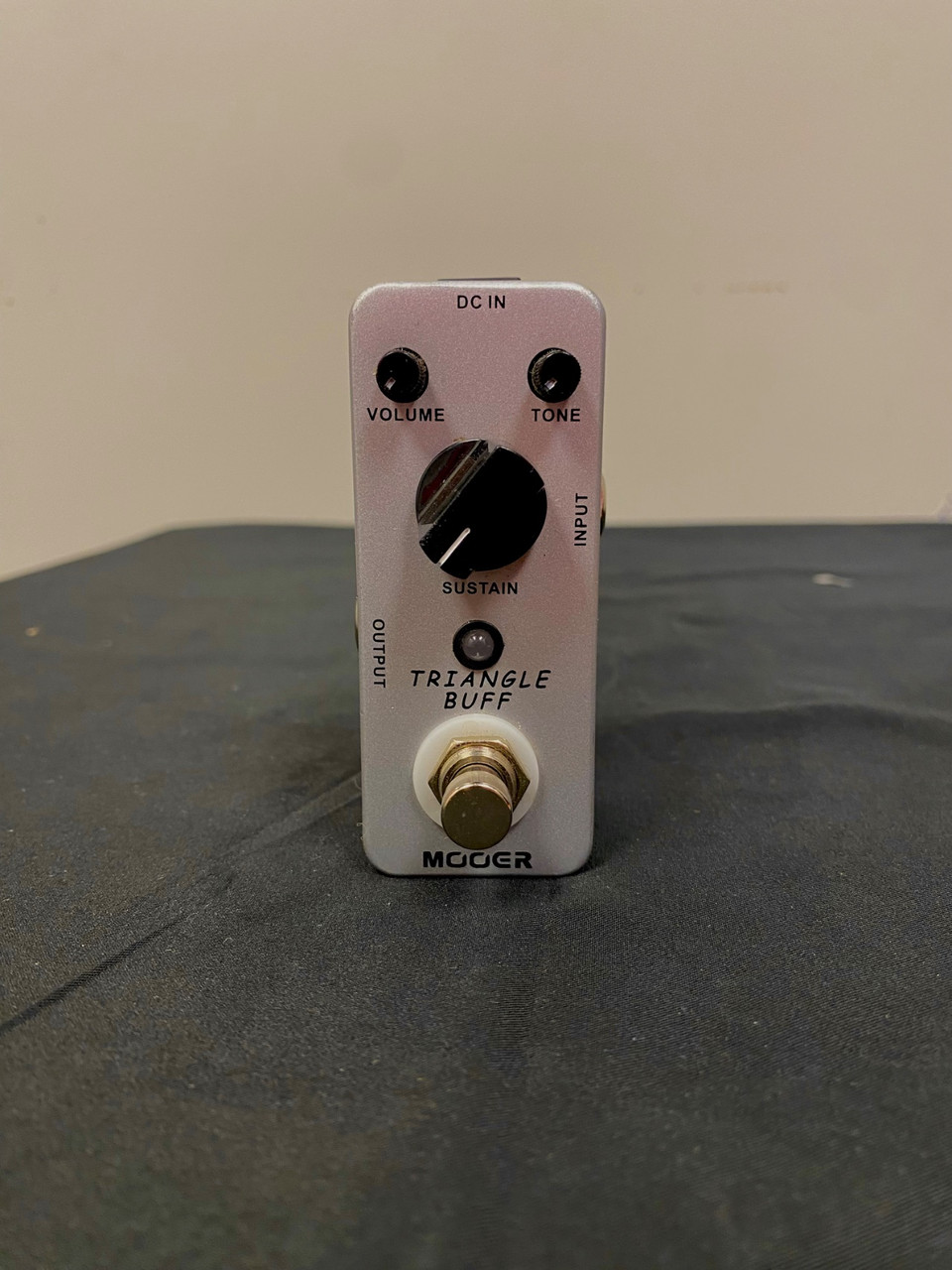 Used Mooer TRIANGLE BUFF MOOER FUZZ PEDAL Fuzz Pedal