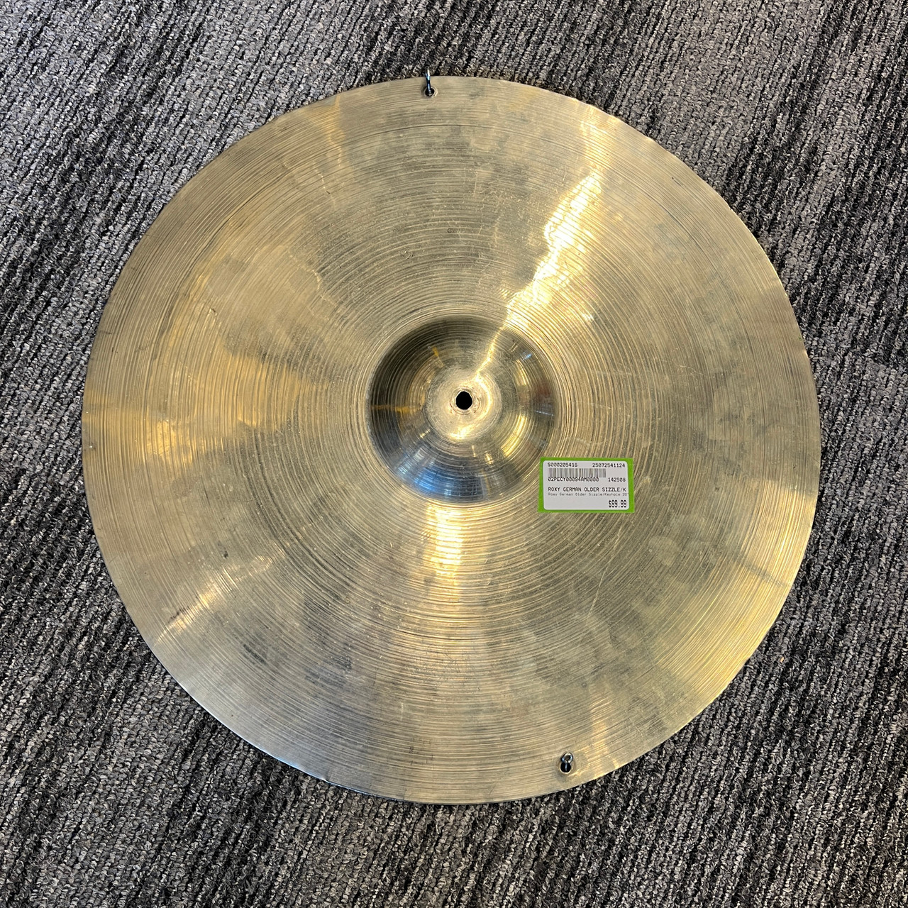 Used ROXY GERMAN OLDER SIZZLE/KEYHOLE Vintage Ride Cymbal 20