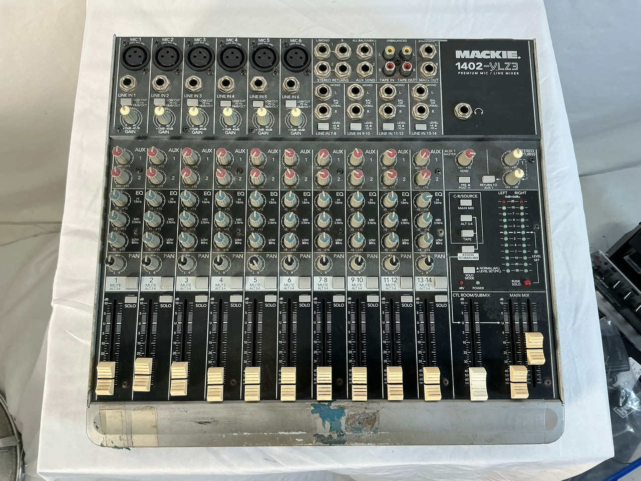 Used Mackie 1402-VLZ3 Mixing Console