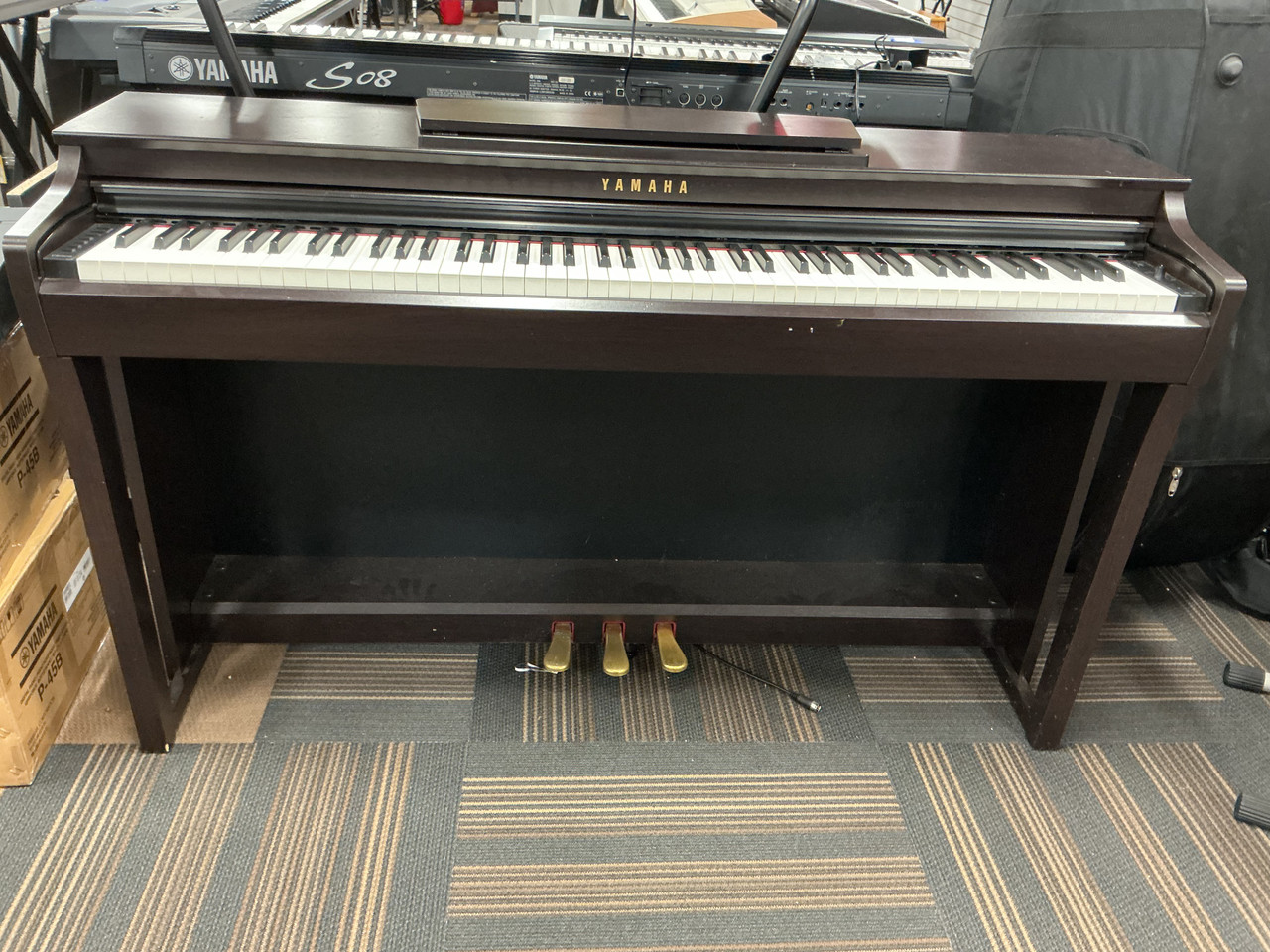 Used Yamaha CLP-725 CLAVINOVA 88-Key Keyboard 88-key