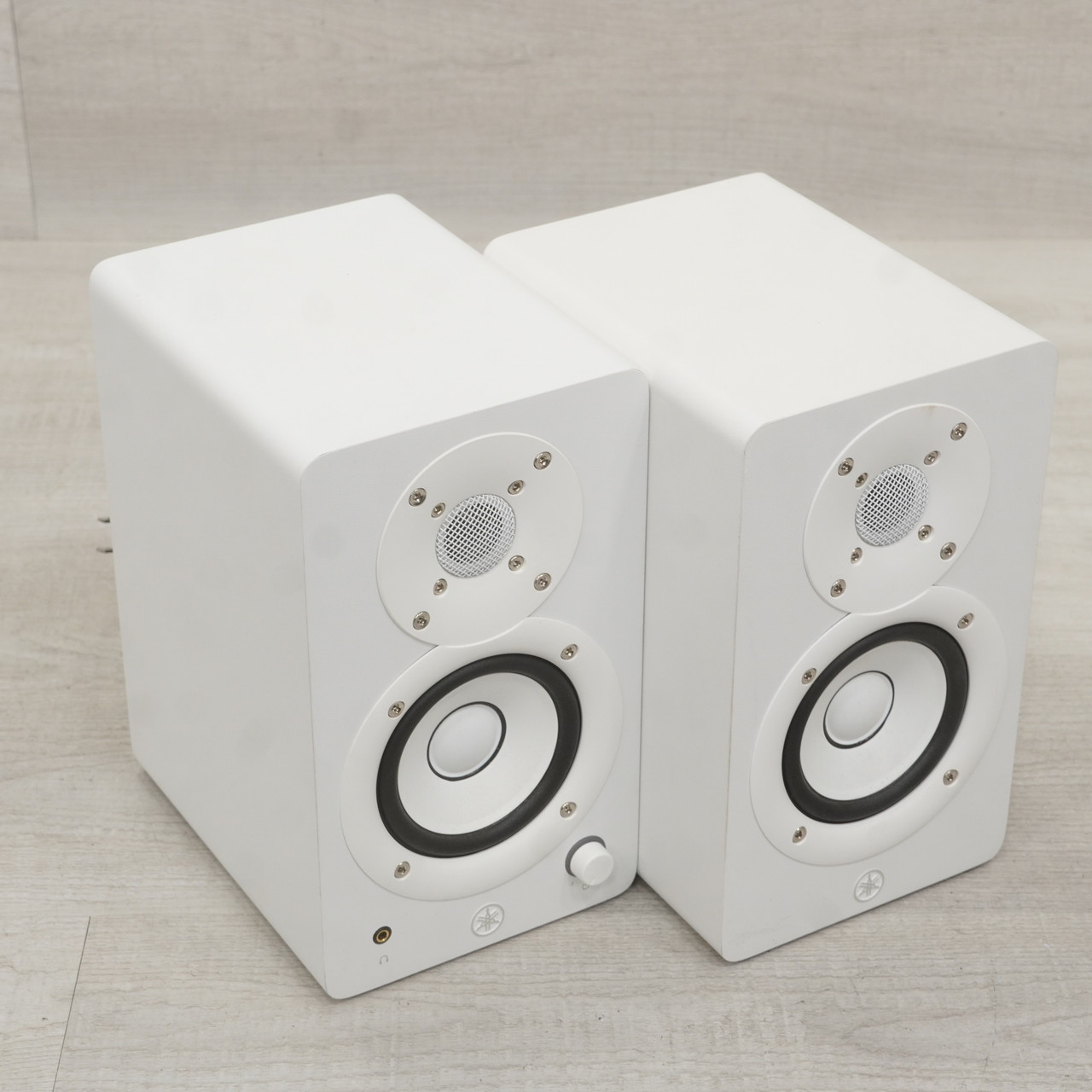Used Yamaha HS3 Powered Studio Monitor Pair