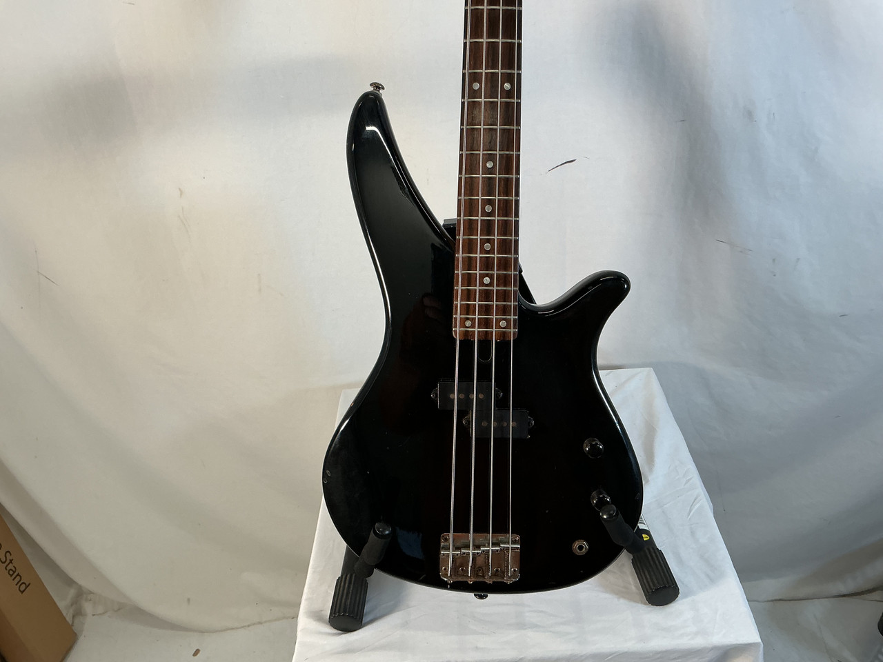 エレキベース　YAMAHA ERB070 Used Yamaha ERB070-2 BASS P Type Bass Guitar Black 4-String