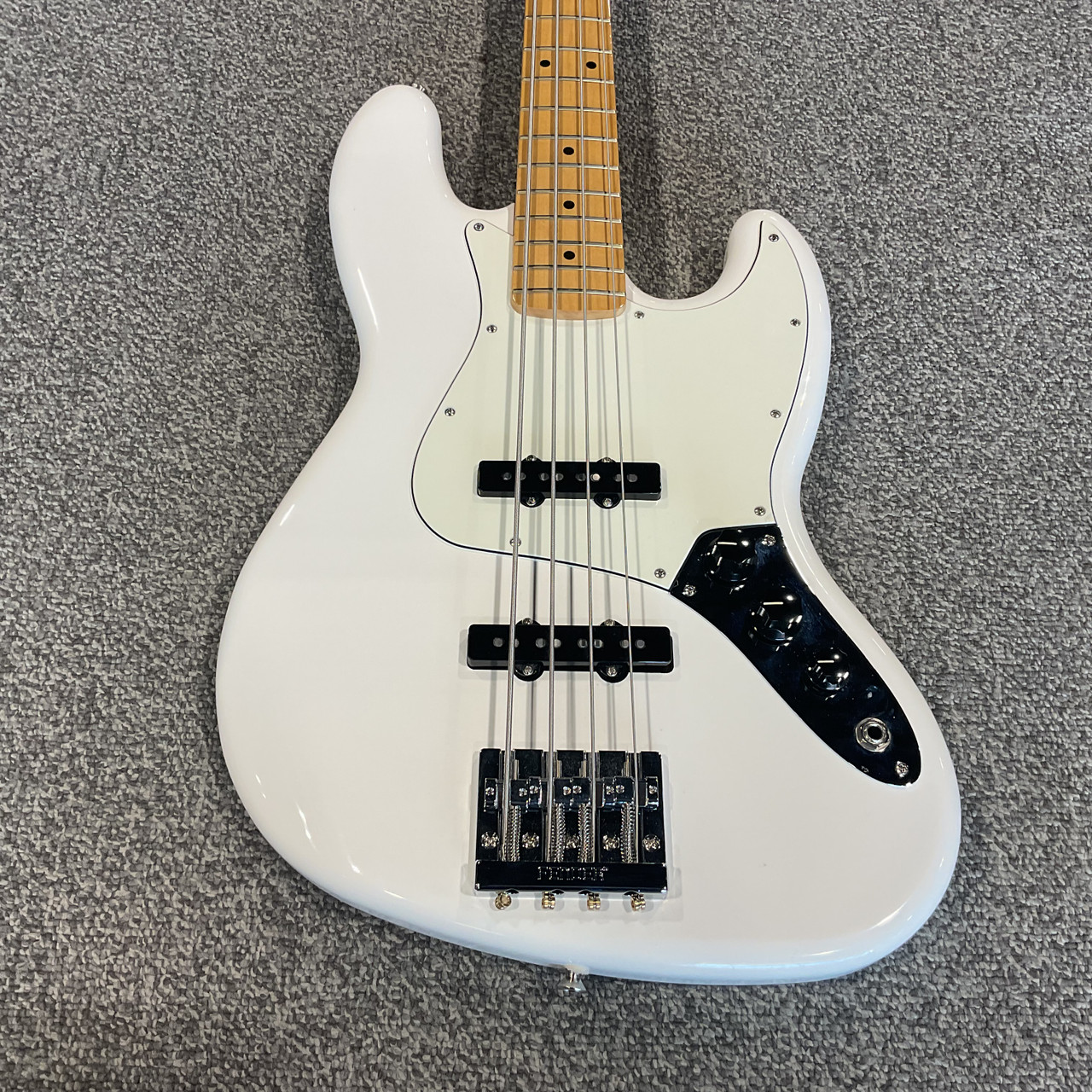 Used FENDER 2023 PLAYER JAZZ BASS