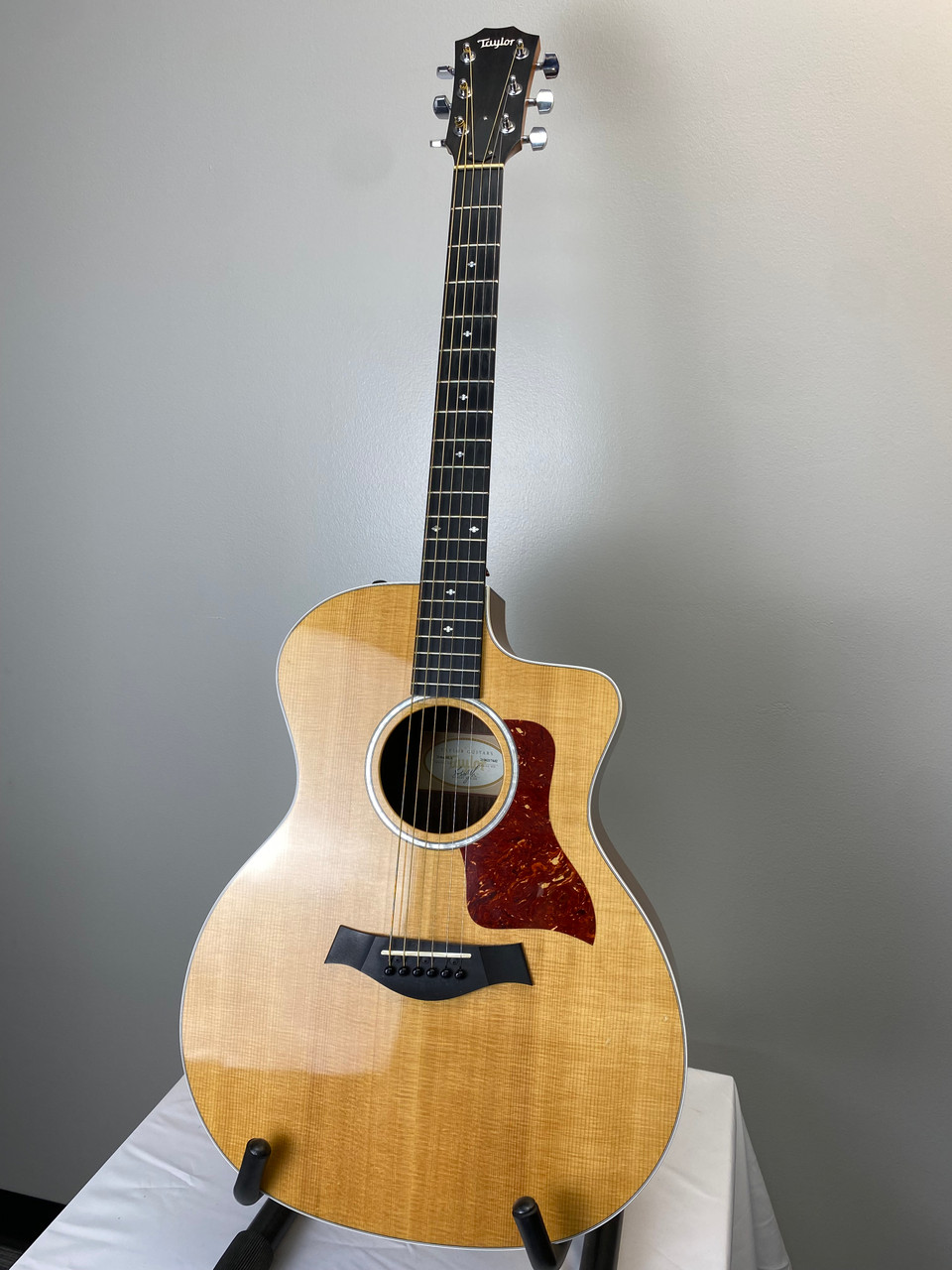Used Taylor 214CE DLX Vintage Solid Top Acoustic Guitar Natural