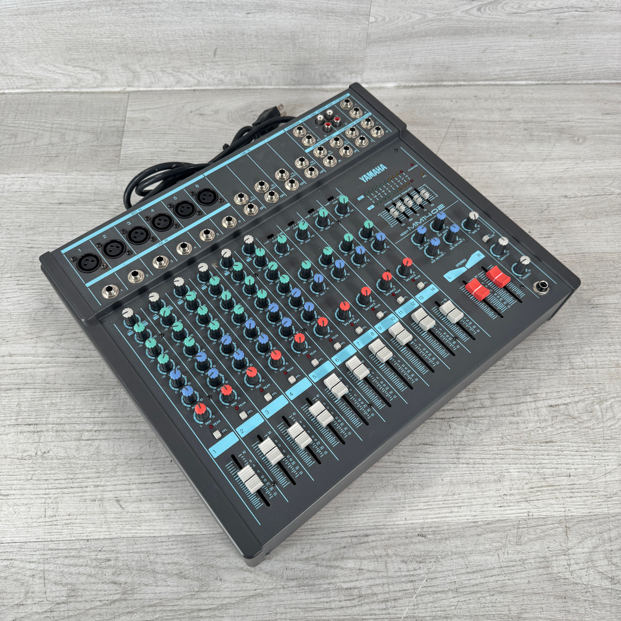 YAMAHA MM1402 アナログミキサー美品 ヤマハ MIXER MM1402 希少 YAMAHA ヤマハ MM1402 14ch オーディオ