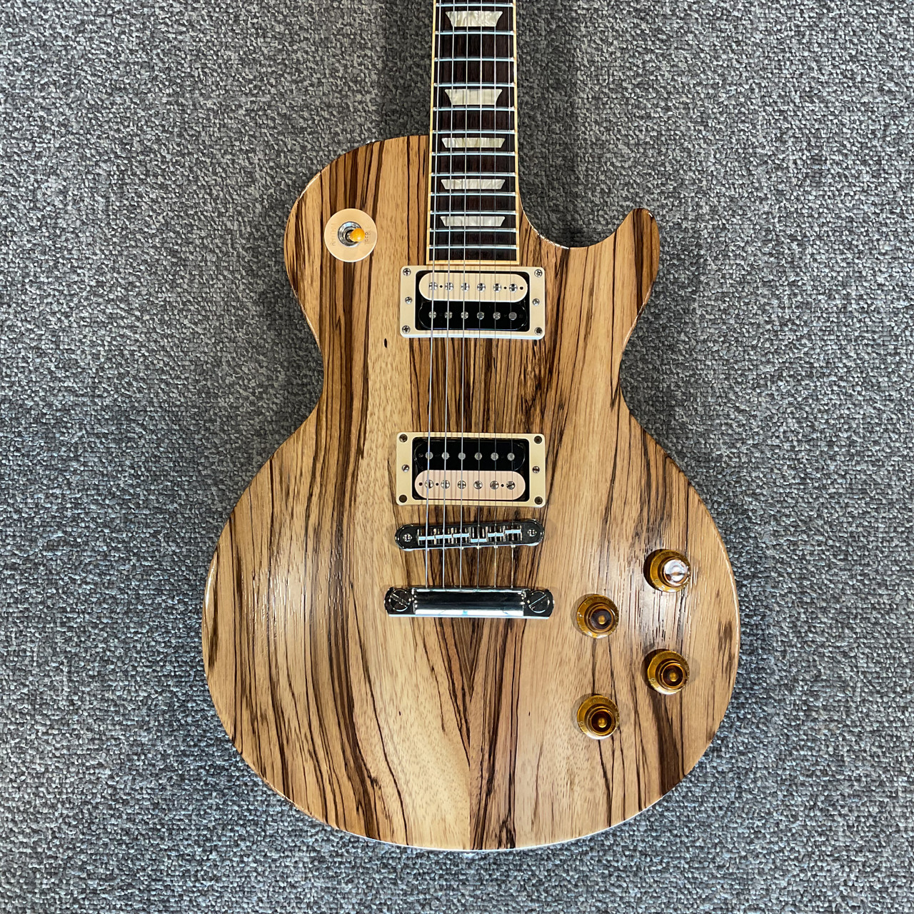 Used 2007 GIBSON GOTW 19 LES PAUL CLASSIC ANTIQUE ZEBRA WOOD
