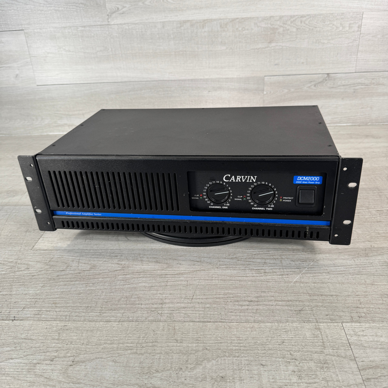 Used Carvin DCM2000 Power Amplifier