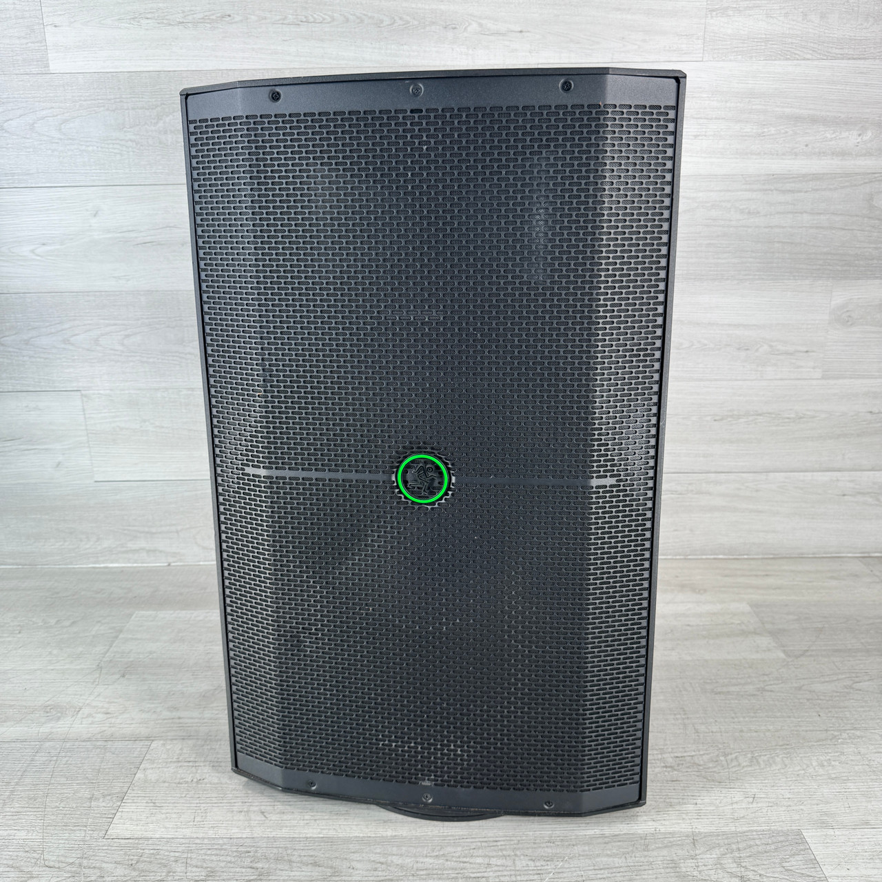 Used Mackie Thump215 - 1400-watt 15-inch Powered Speaker - Local