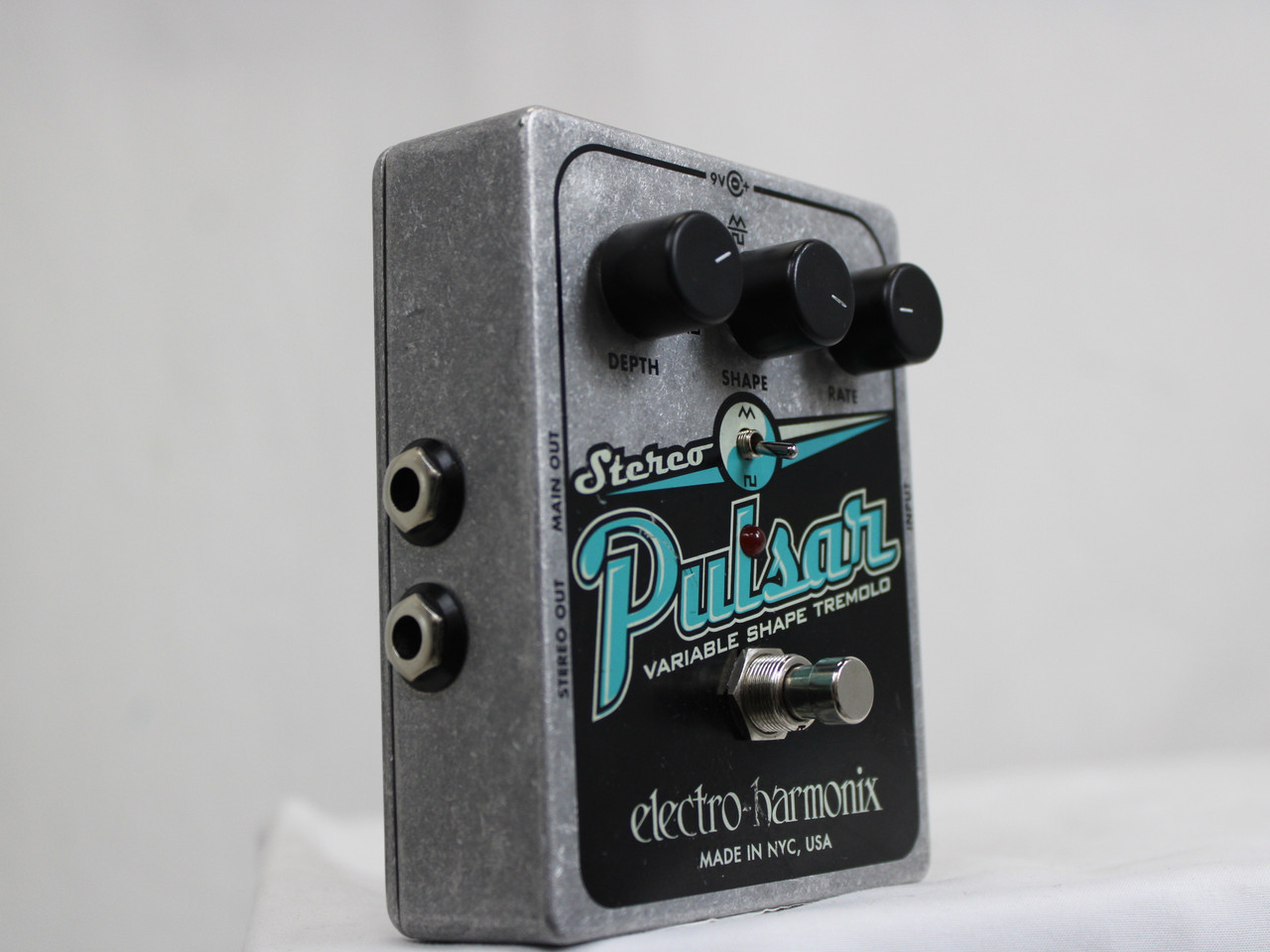 Used Electro Harmonix (E/H) STEREO PULSAR VARIABLE TREMOLO