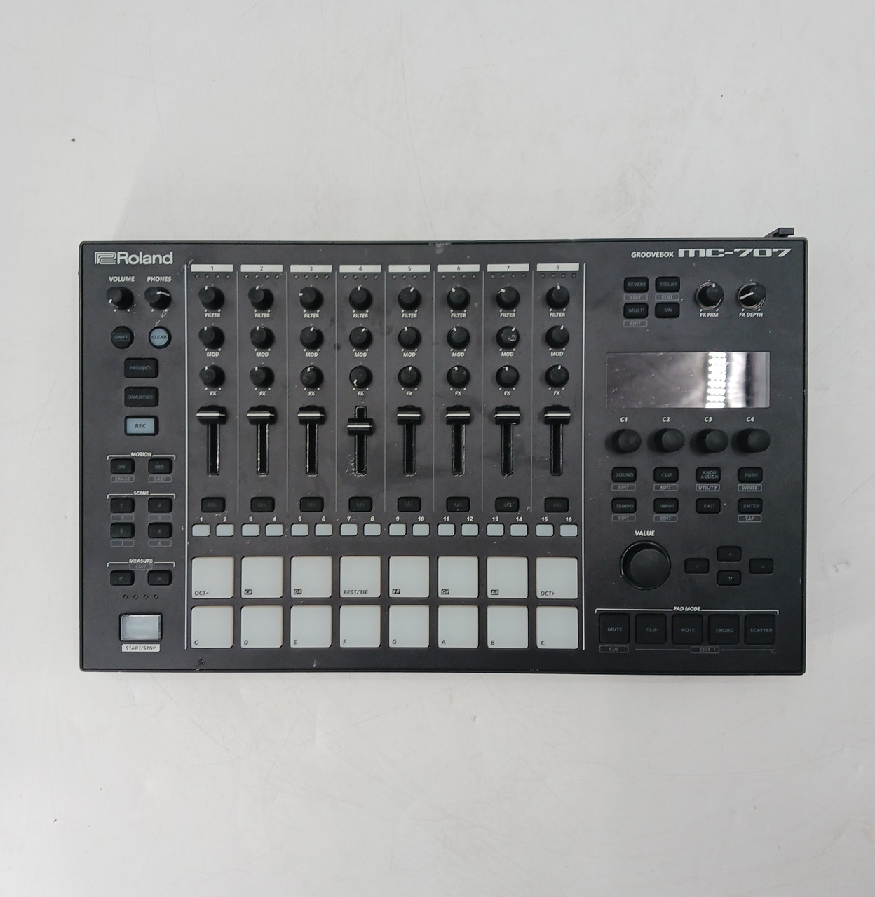 Used Roland MC-707 GROOVEBOX Compact Synthesizer Compact