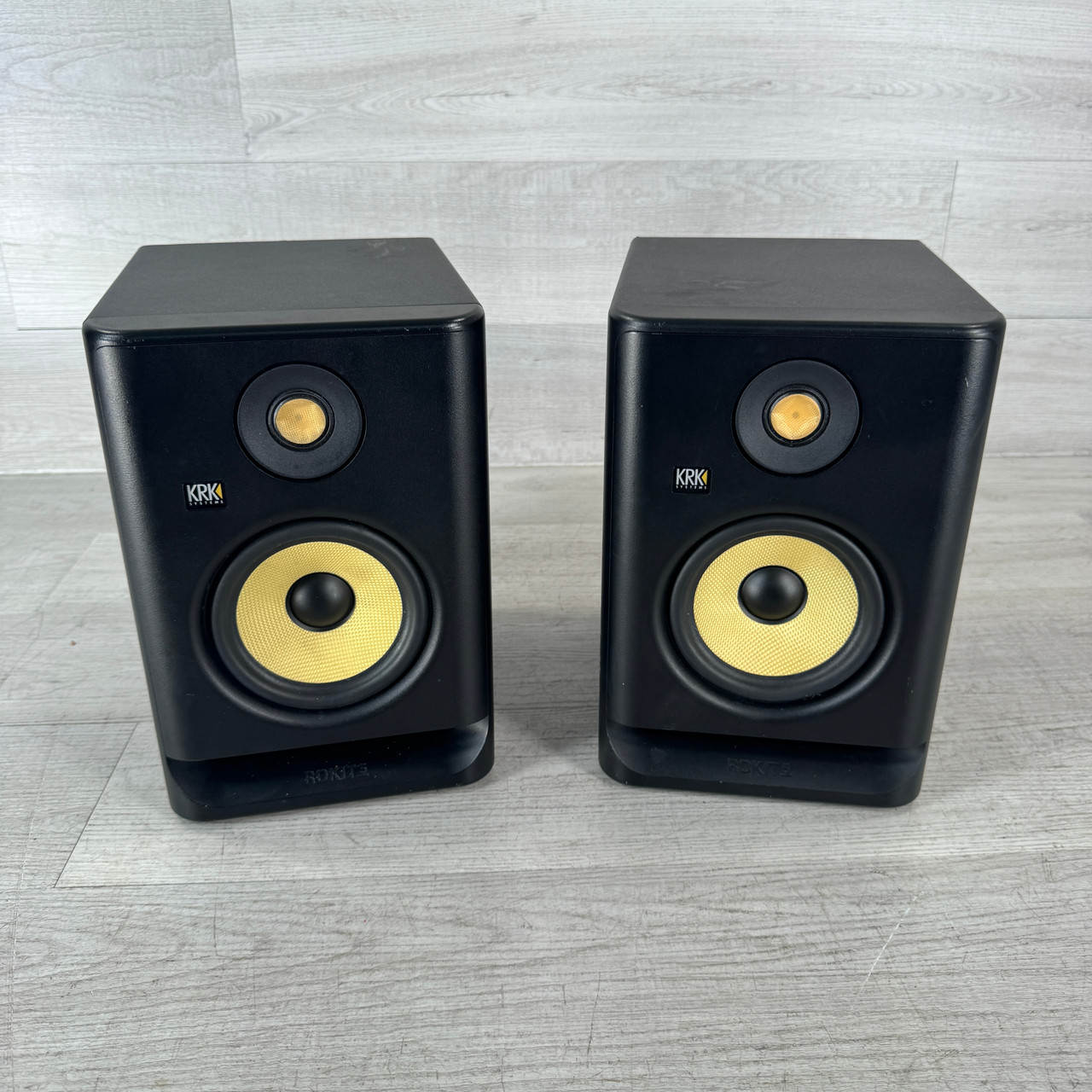 Used KRK ROKIT 5 G4 - 5-inch Powered Studio Monitor Pair - Pushed