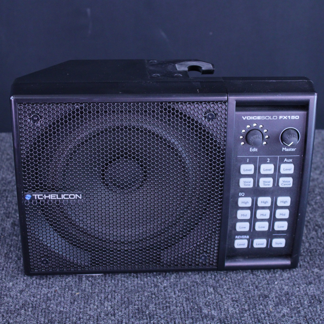 Used TC Helicon VOICESOLO FX150 150W W/BAG Portable PA System Speaker