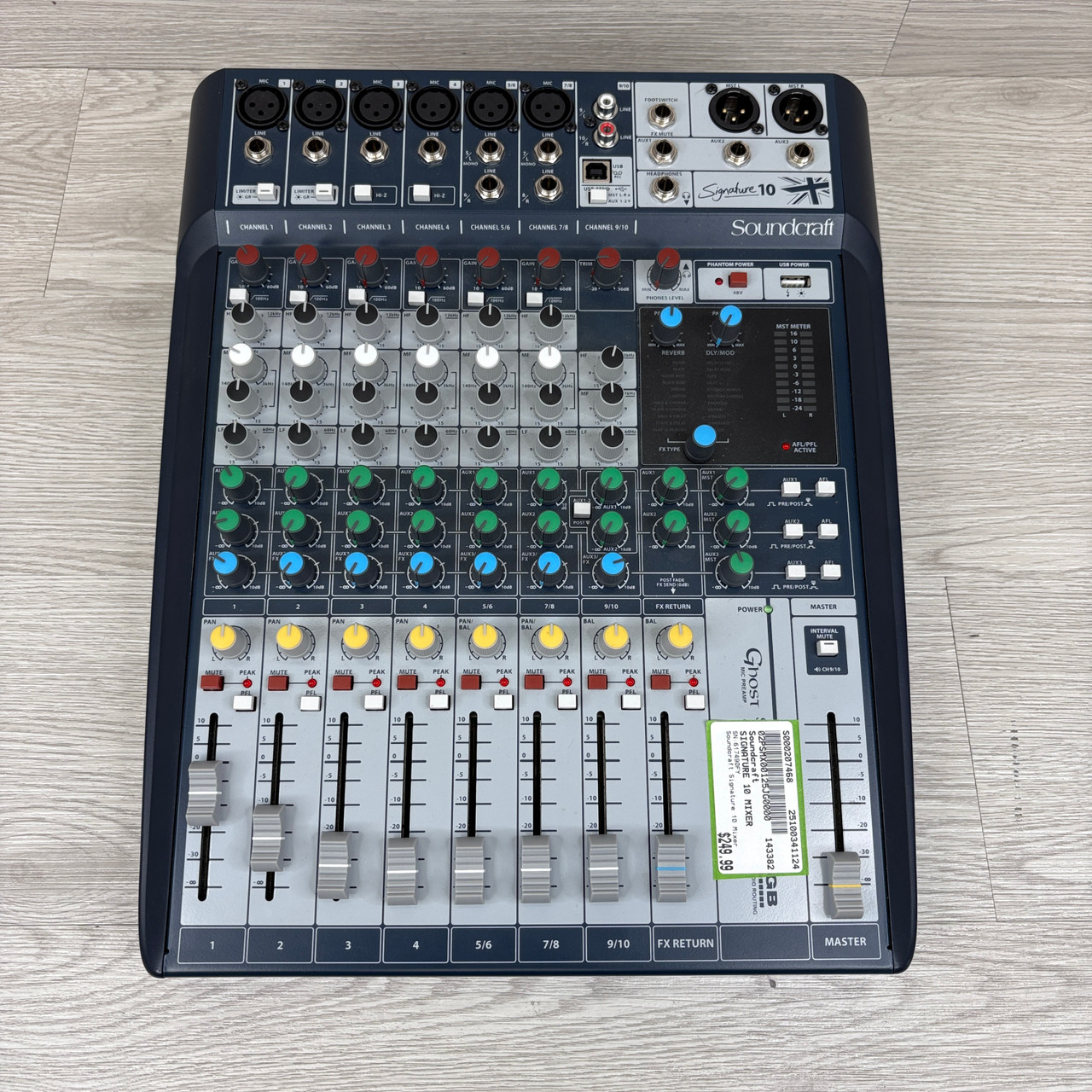 Used Soundcraft SIGNATURE 10 MIXER Mixing Console
