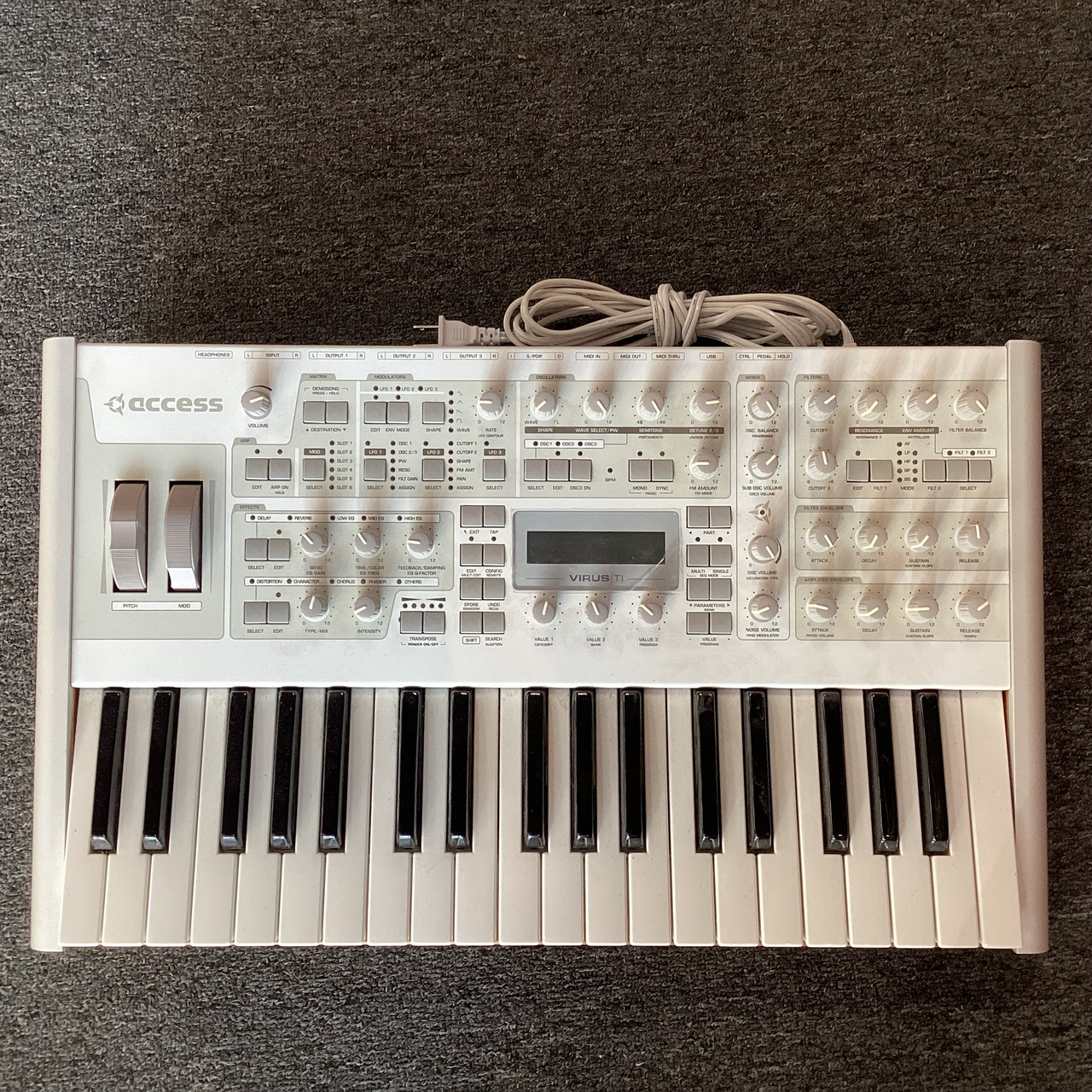 Used ACCESS VIRUS TI2 POLAR Compact Synthesizer Compact