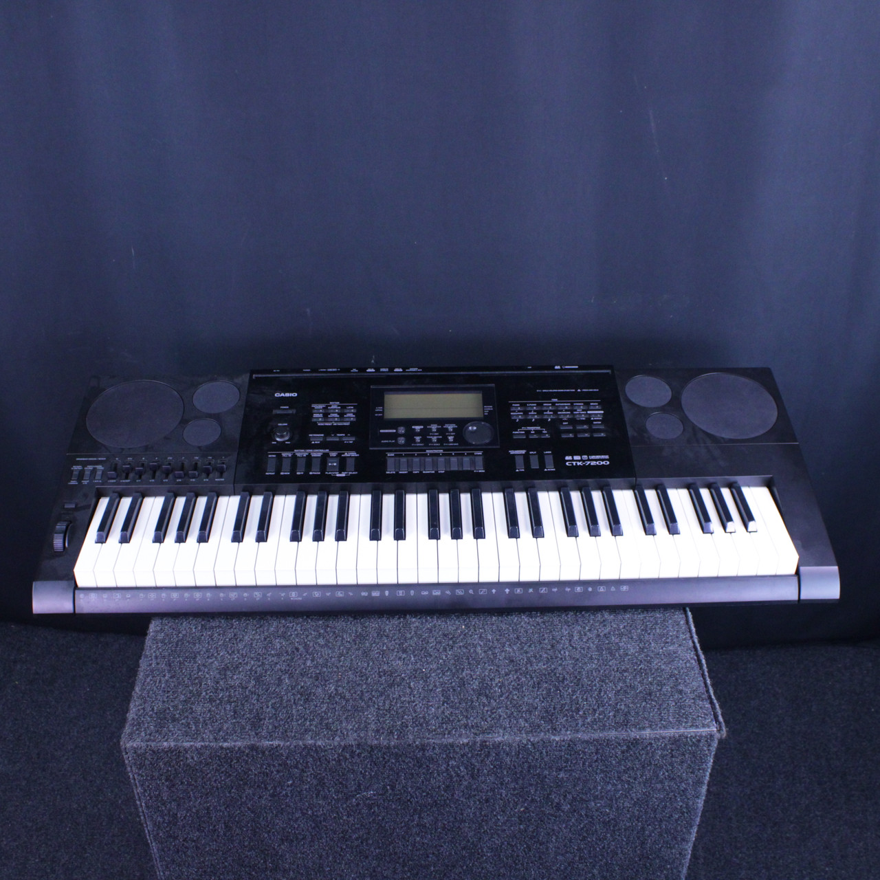 Used Casio CTK-7200 W/PWR 61-Key Keyboard 61-Key