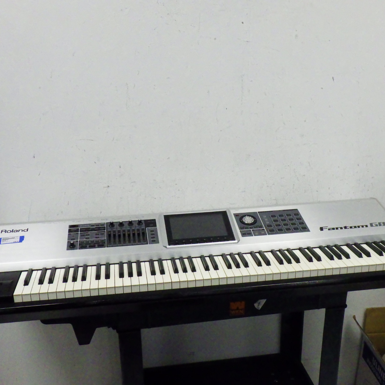 ROLAND Fantom-G8【中古】 Used Roland Fantom G8 88 Key Keyboard Workstation | Guitar Center