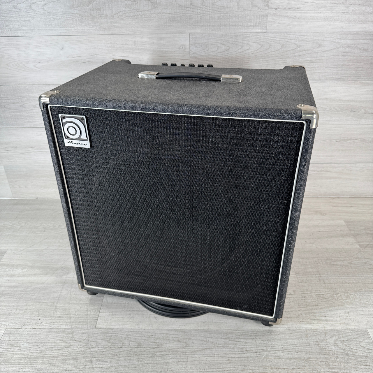 Used Ampeg BA-115 - 1 x 15-inch 100-watt Bass Combo Amplifier