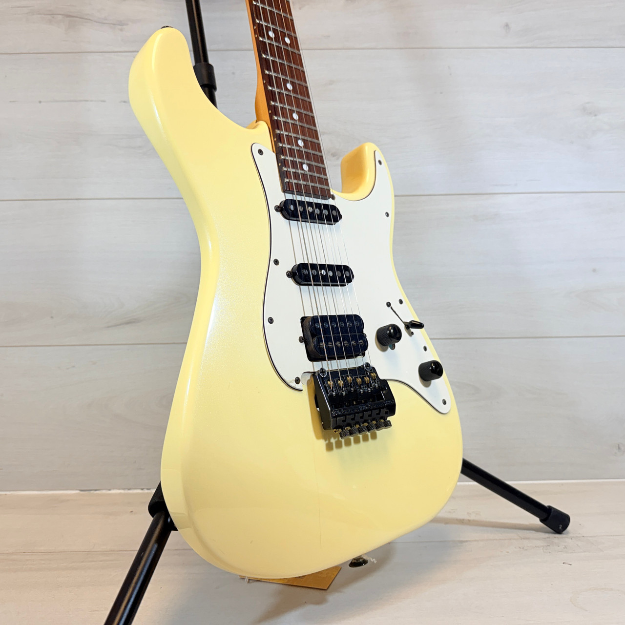 Used Charvel 1986 MODEL 3 Electric Guitar White 6-String