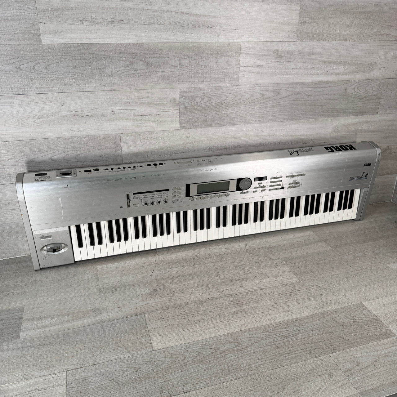 Used Korg Triton LE 88 Music Workstation - 88-key - AS IS - Poor