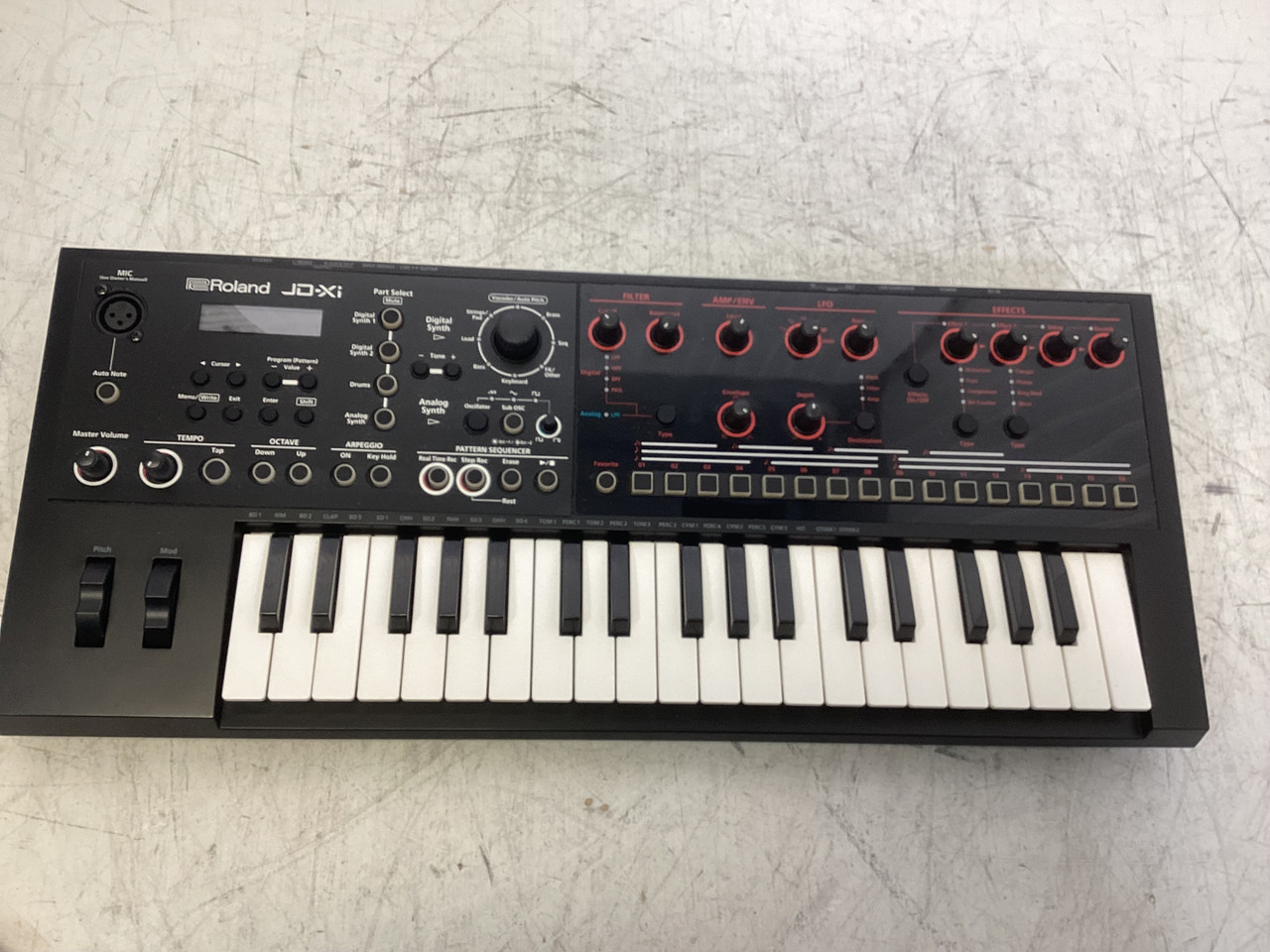Used Roland JD-XI 25-Key Synthesizer 25-Key