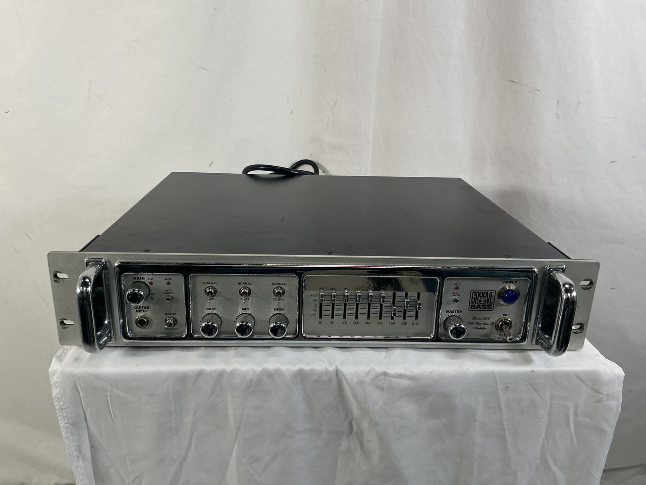 Used Kustom GROOVE 1200 Rackmount Bass Amplifier Head