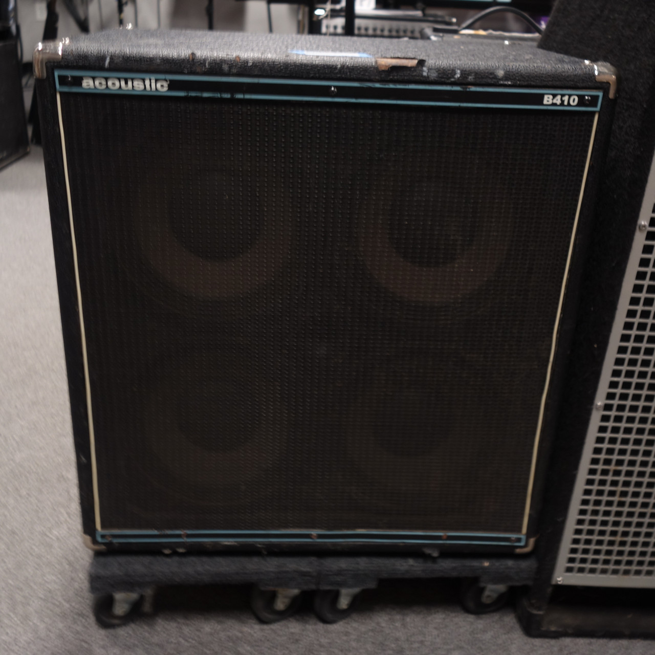 Used Acoustic B410 Bass Speaker Cabinet 4 x 10