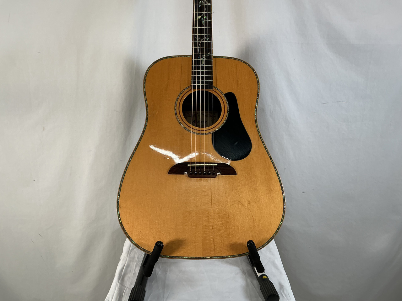 Used Alvarez PD-100S NAT Solid Top Acoustic Guitar Natural