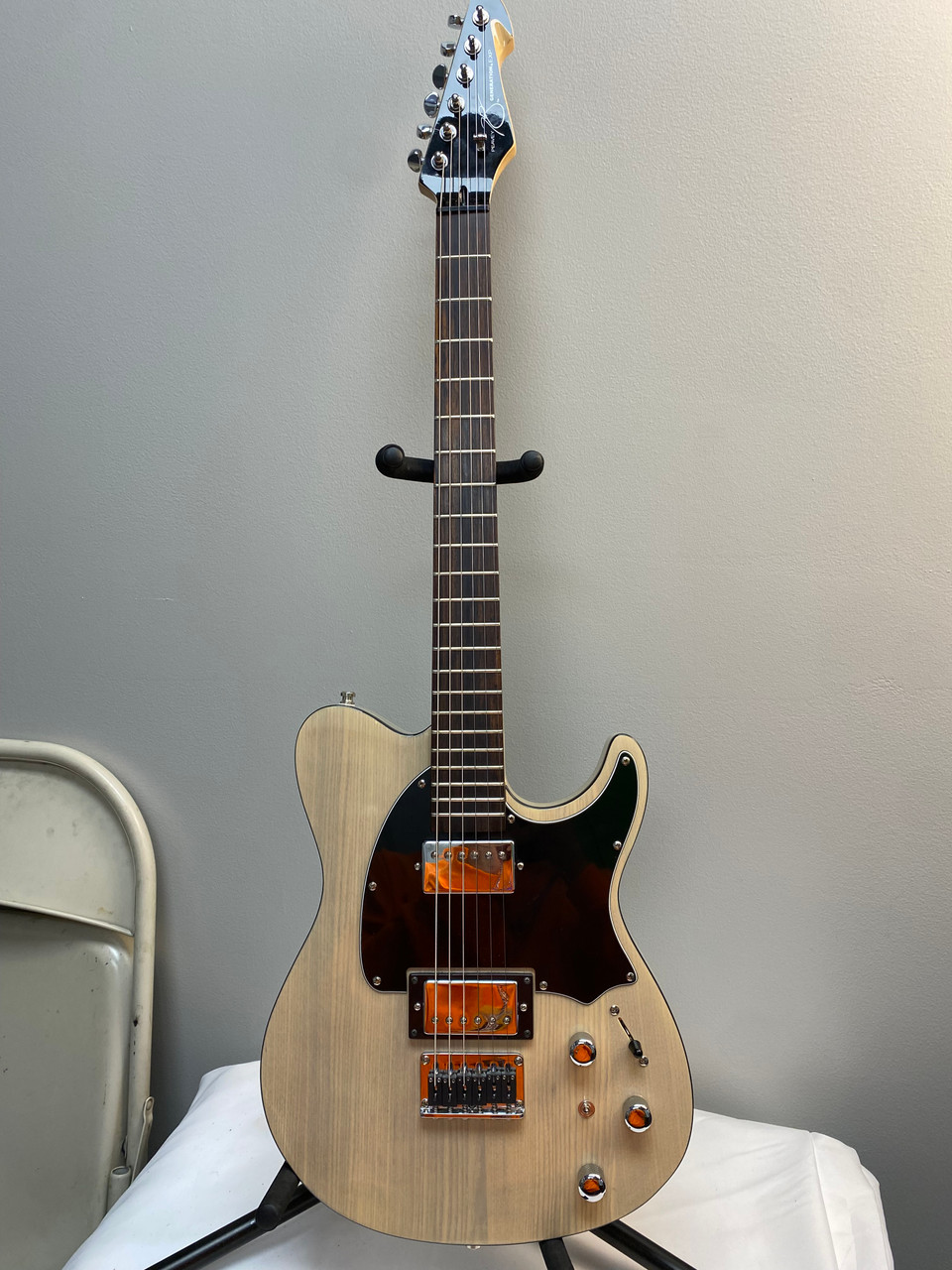 Used Peavey GENERATION EXP HH W/PIEZO Electric Guitar White 6-String