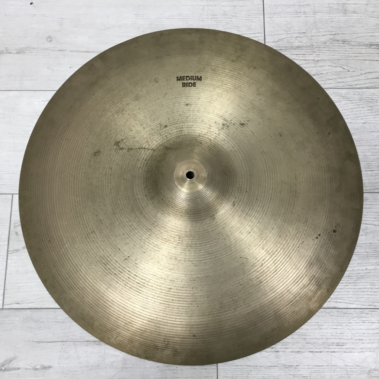 Used Zildjian 22 A MEDIUM AVEDIS RIDE Ride Cymbal 22