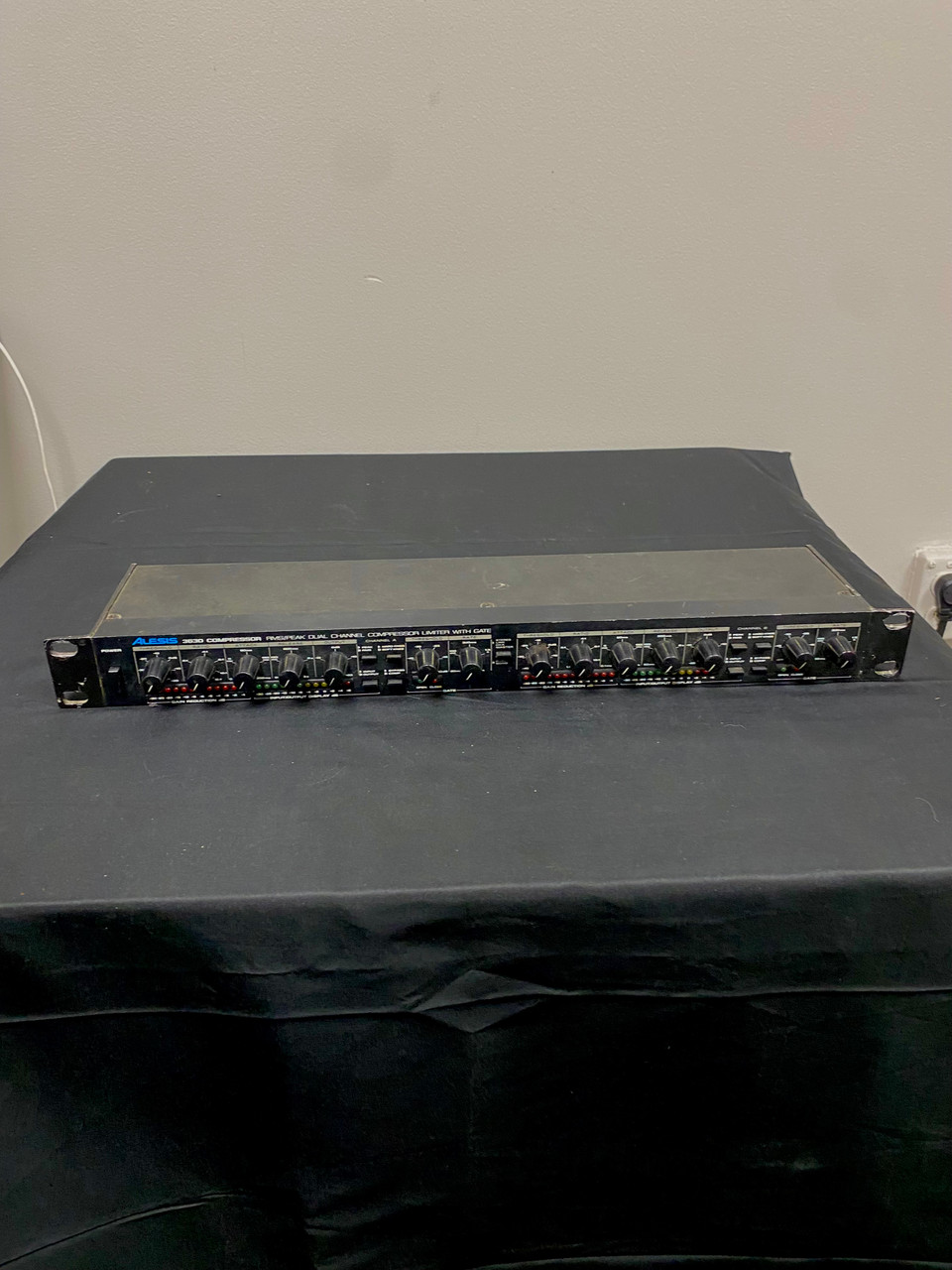 Used Alesis 3630 COMPRESSOR Compressor